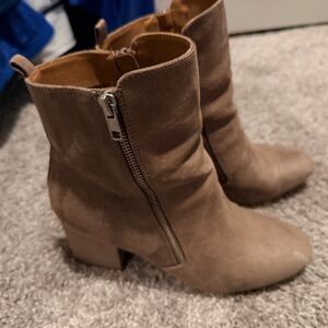 Report Tan Ankle Boots with Zipper